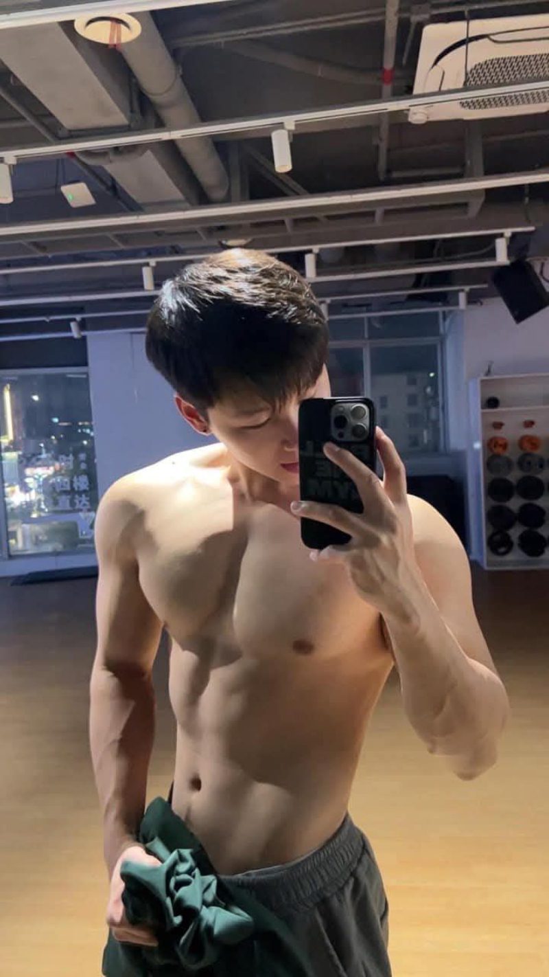 ảnh trai 6 múi 11