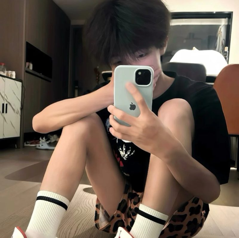 ảnh trai đẹp trung quốc che mặt 30