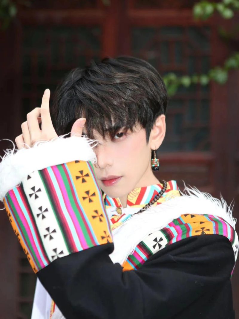 ảnh trai đẹp trung quốc che mặt 35