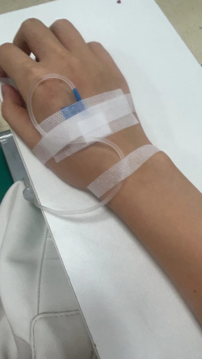 ảnh truyền nước ở bệnh viện
