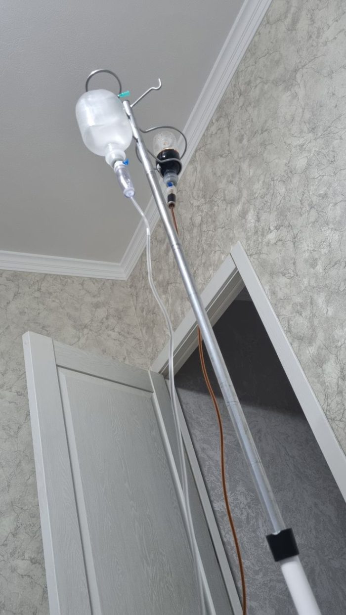 ảnh truyền nước ở tay nữ 14