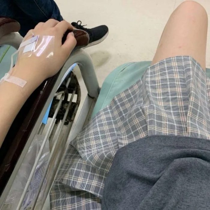 ảnh truyền nước ở tay nữ 28