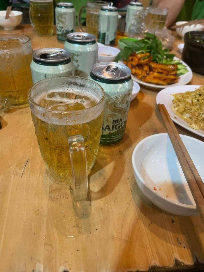 ảnh uống bia​ 1