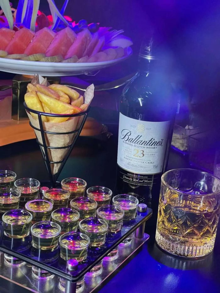 ảnh uống bia​ 18