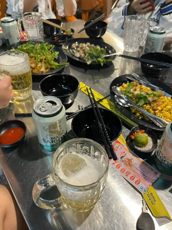 ảnh uống bia​ 2