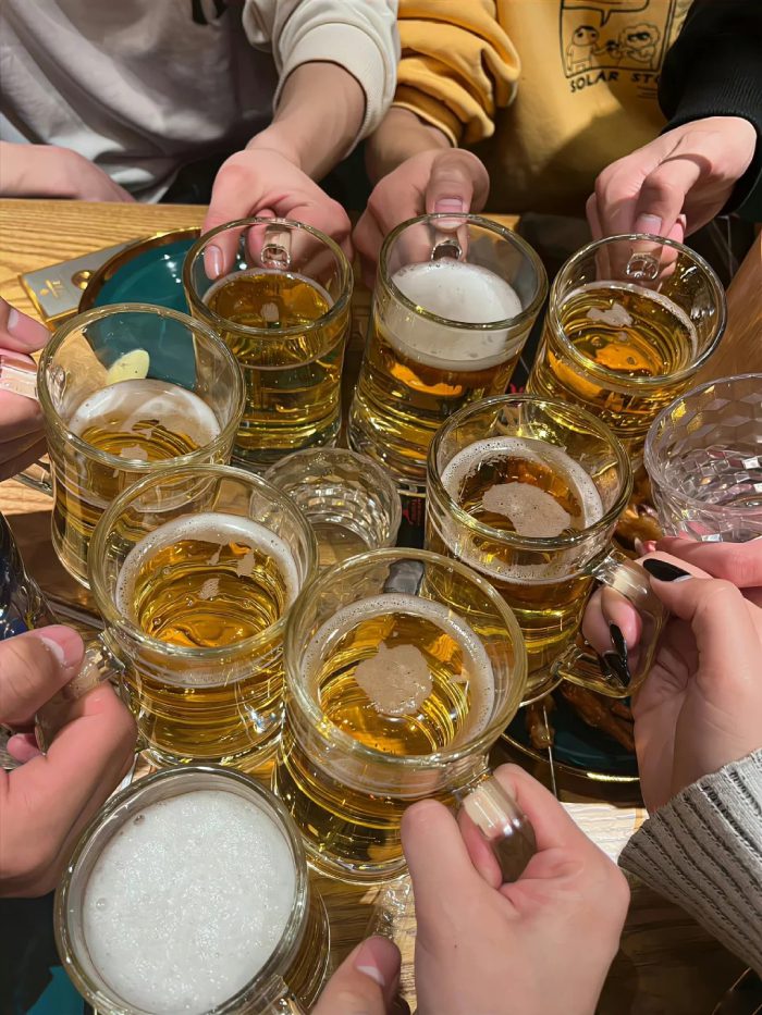 ảnh uống bia​ 21