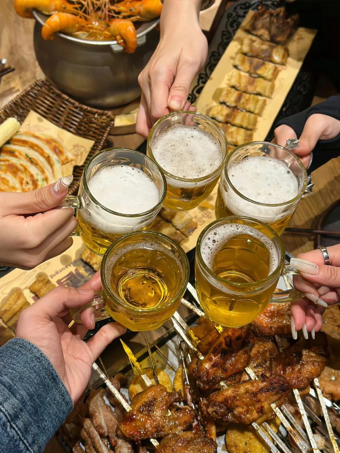 ảnh uống bia​ 21