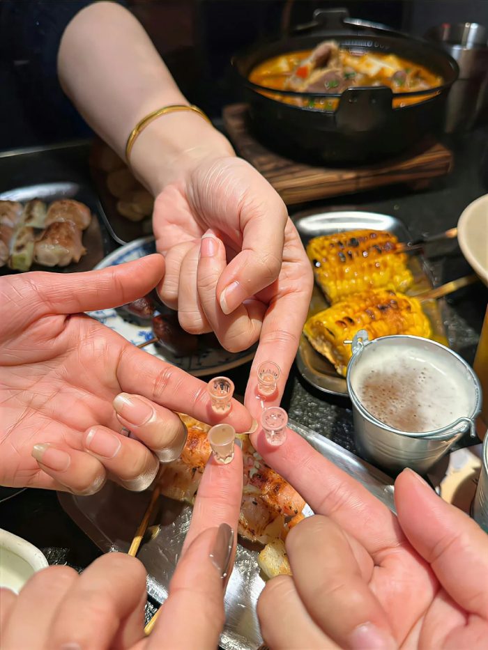 ảnh uống bia​ 23