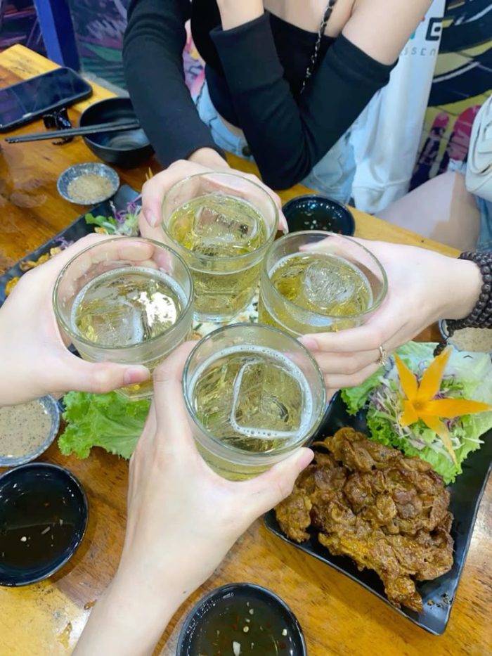 ảnh uống bia​ 8