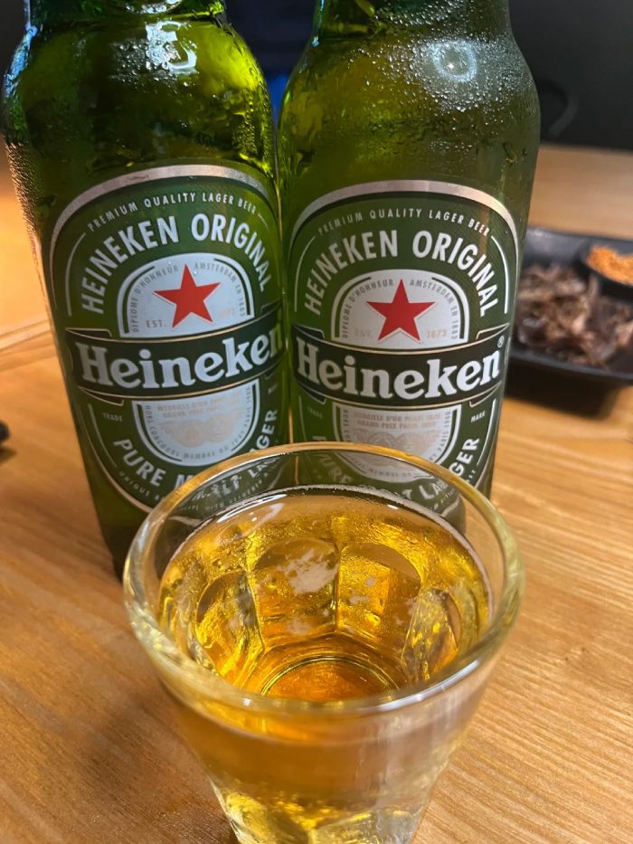 ảnh uống bia buồn​