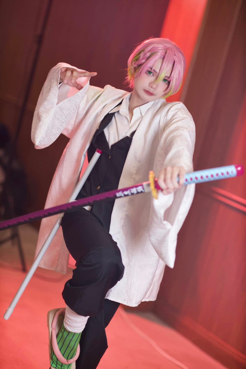cosplay Mitsuri thần thái đỉnh cao