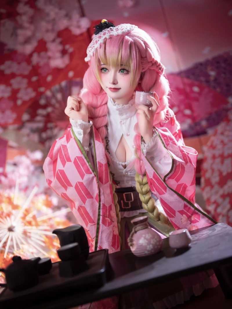 cosplay Mitsuri ngoài đời như bản gốc