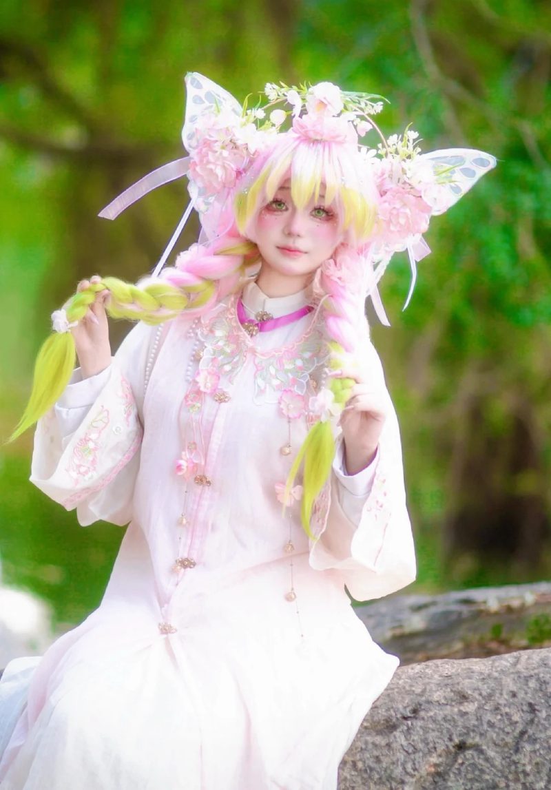 cosplay Mitsuri đẹp lung linh