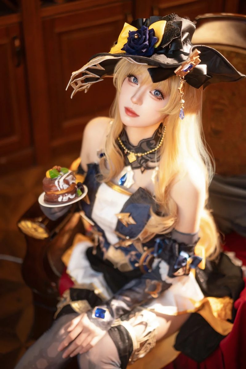 ảnh cosplay Navia phong cách Fontaine 