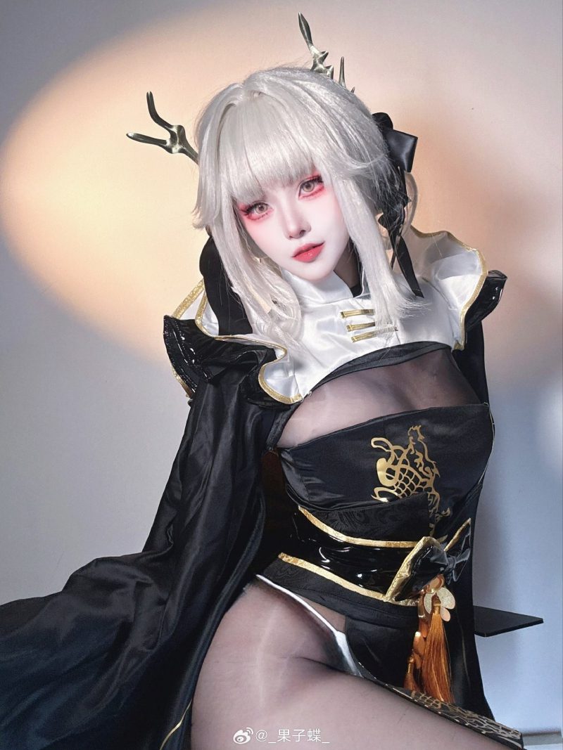 cosplay girls với biểu cảm sống động
