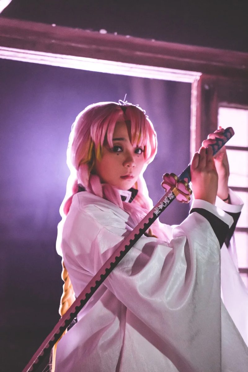 cosplay nữ demon slayer quyến rũ
