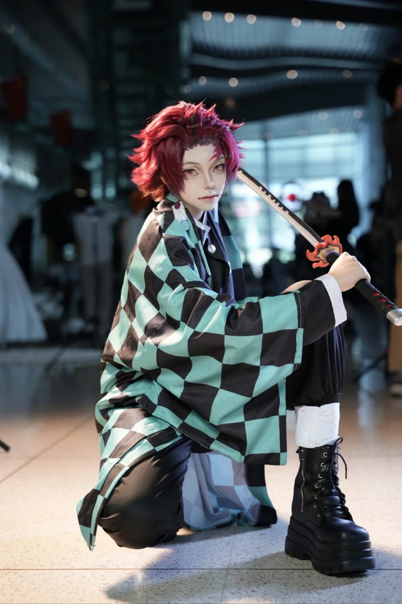 demon slayer cosplay boy mạnh mẽ