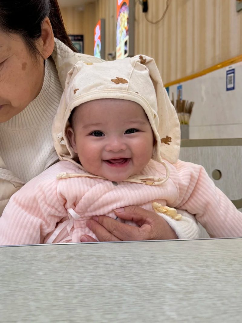 hình ảnh bé trai đáng yêu