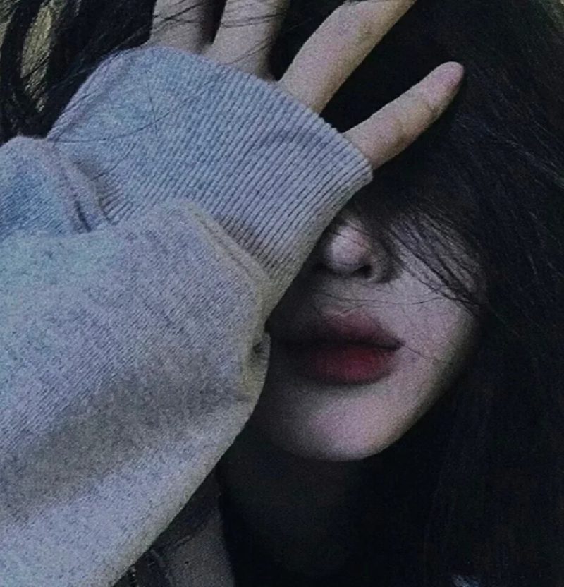 hình ảnh hoạt hình buồn khóc lặng lẽ 