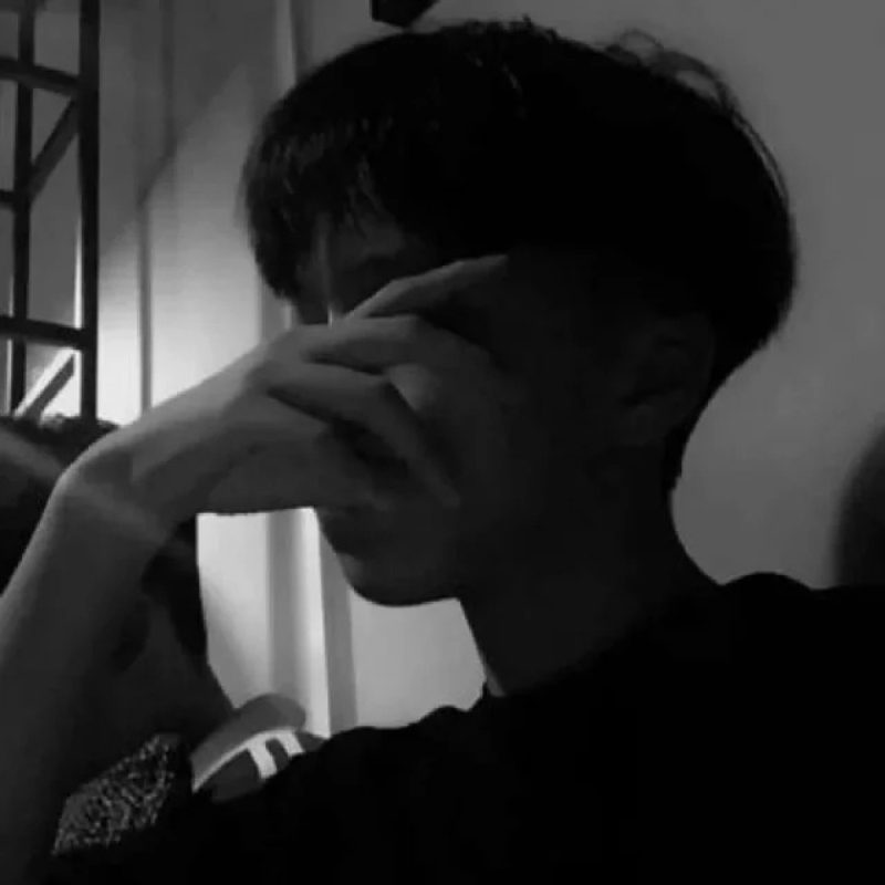 hình ảnh con trai buồn