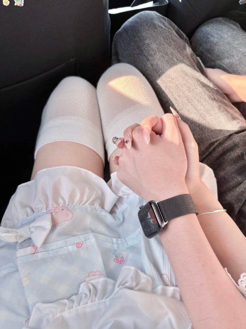 hinh-anh-nam-tay-nhau-that