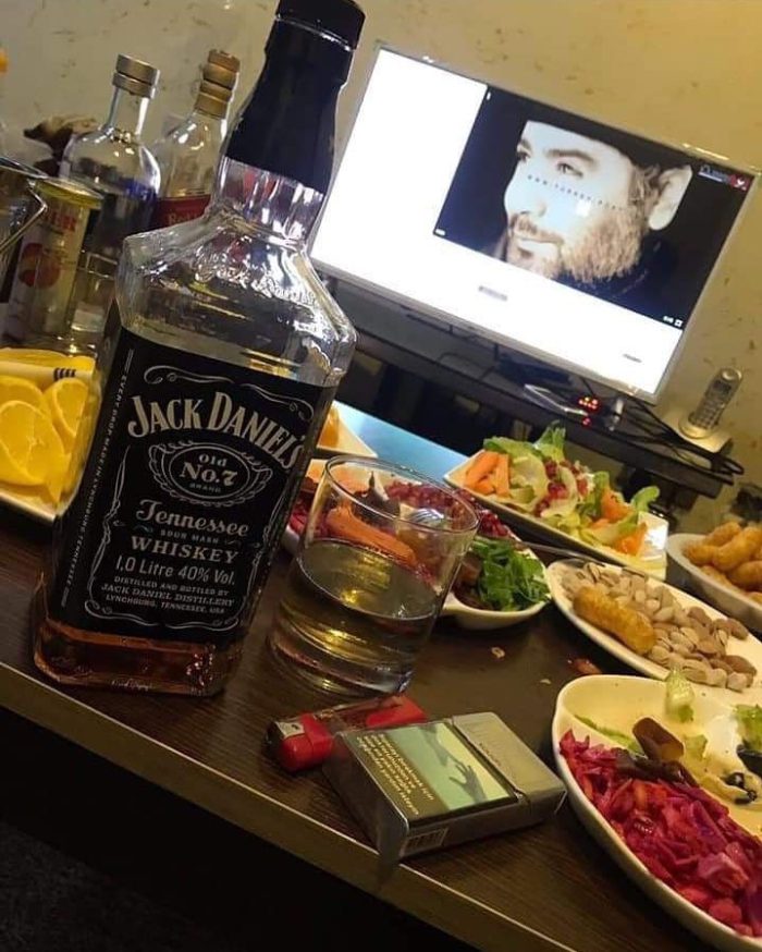 hình ảnh nhậu 1 mình 9