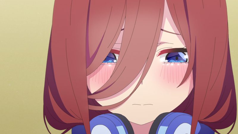 hình miku nakano mặc đồng phục học sinh
