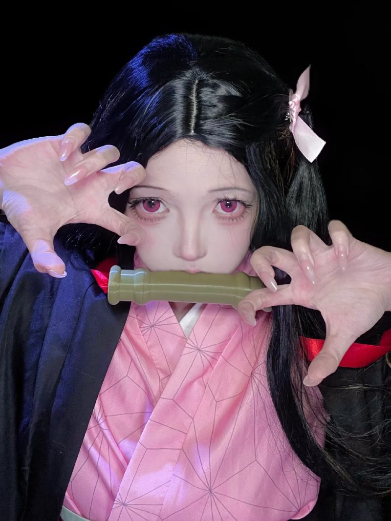 ảnh cosplay nezuko tóc dài đen huyền