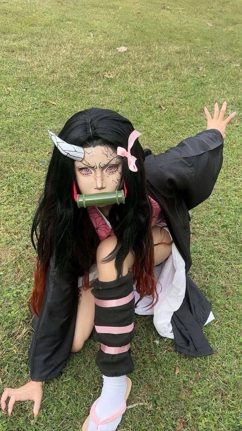 cosplay nezuko tạo dáng ngầu lòi