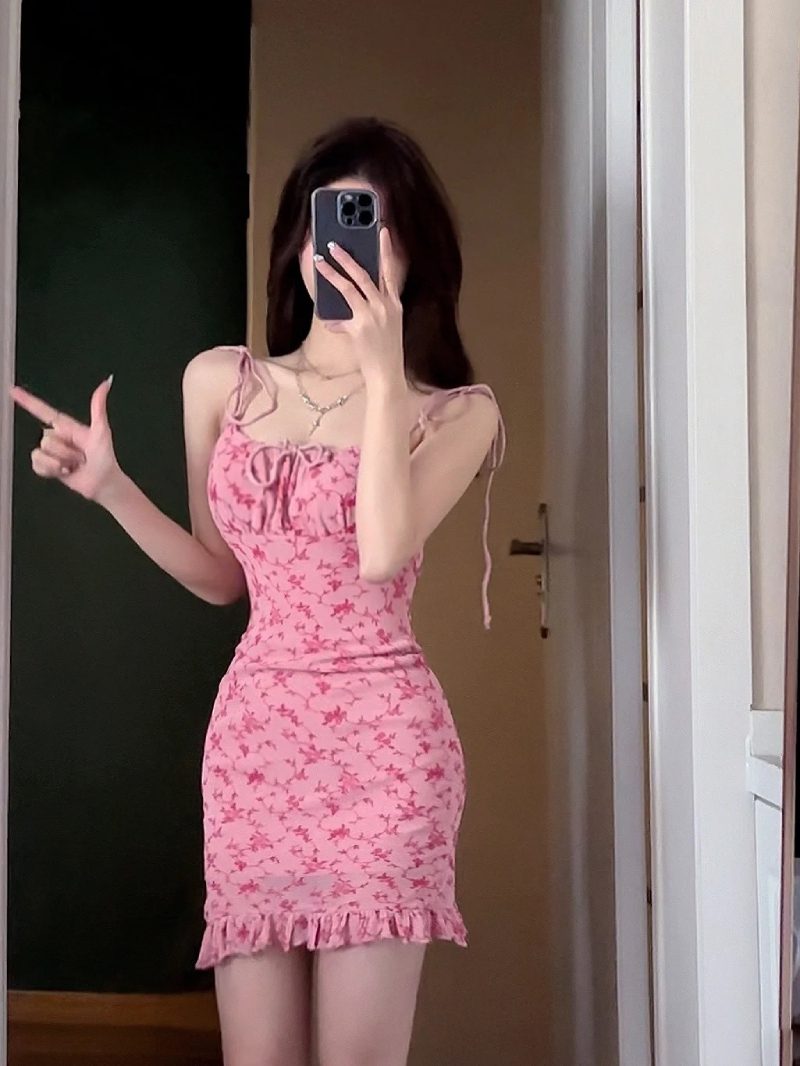 ảnh gái xinh che mặt bằng điện thoại_ 12