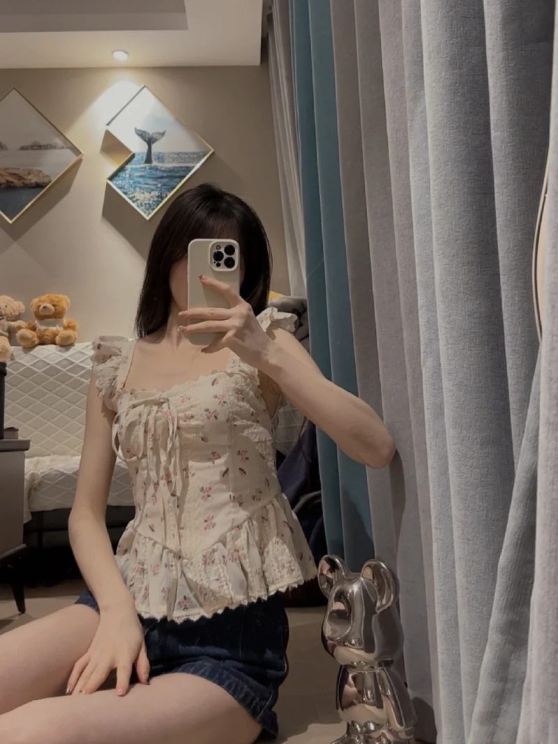 ảnh gái xinh che mặt bằng điện thoại_ 25