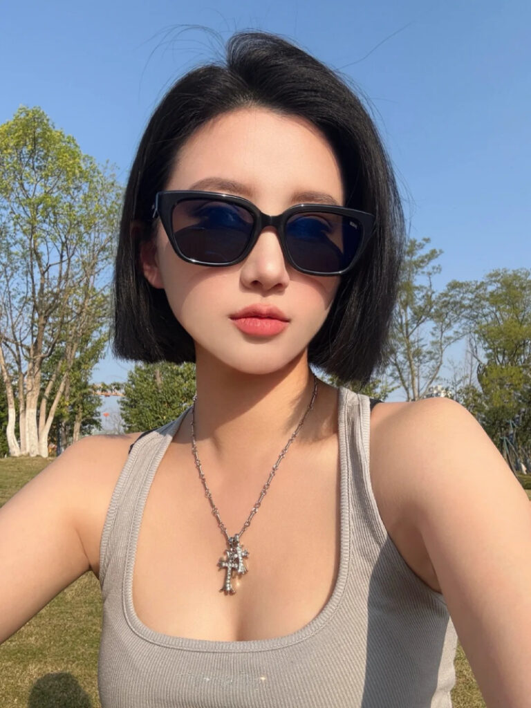 ảnh hot girl tóc ngắn 15