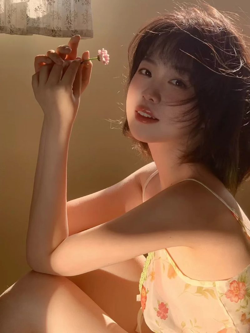 ảnh hot girl tóc ngắn 24