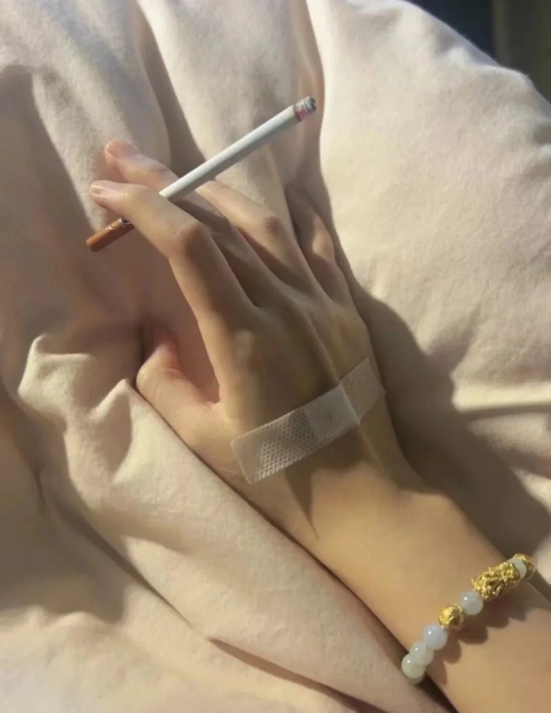 ảnh hút thuốc buồn 25