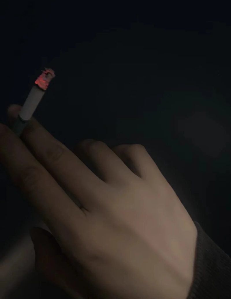 ảnh hút thuốc buồn 27