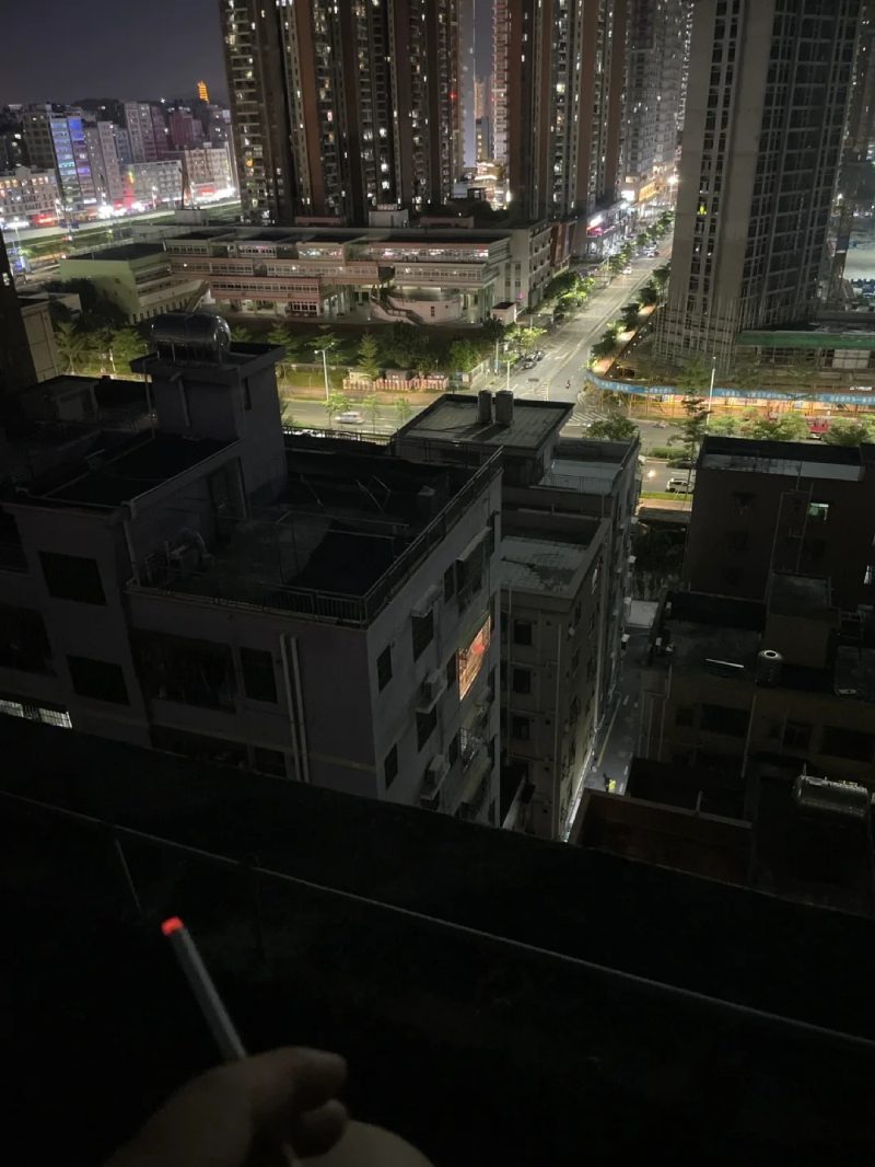 ảnh hút thuốc buồn 28