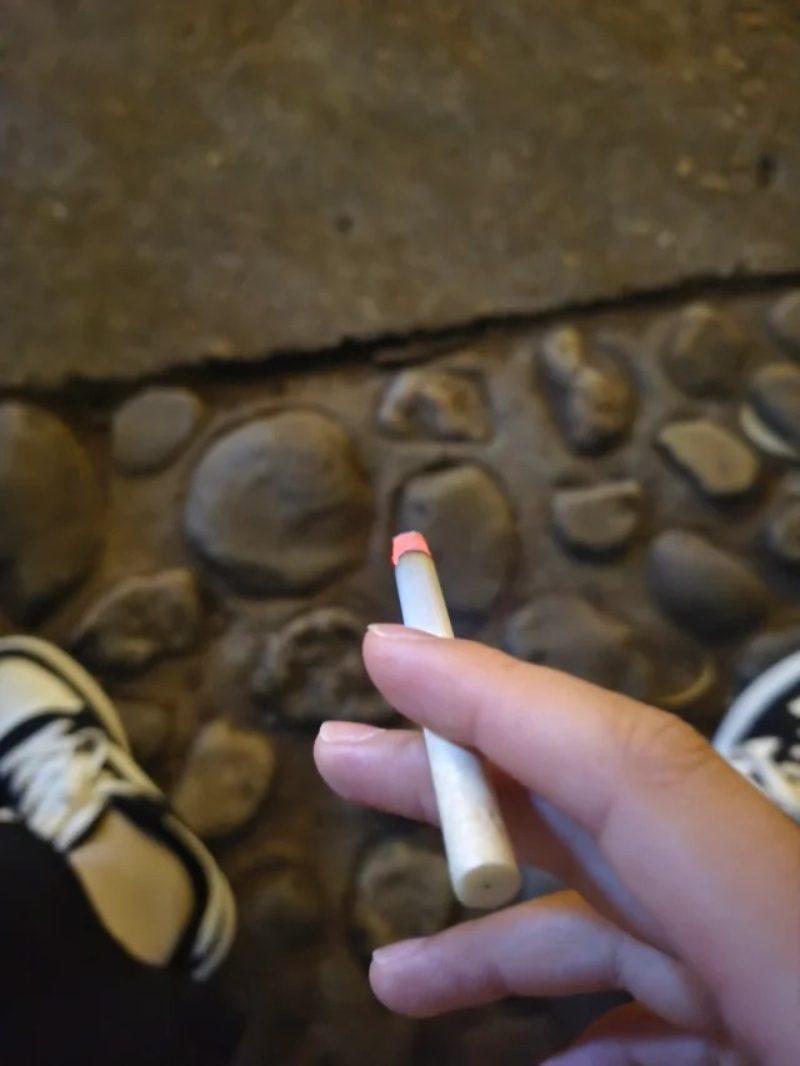 ảnh hút thuốc buồn 29