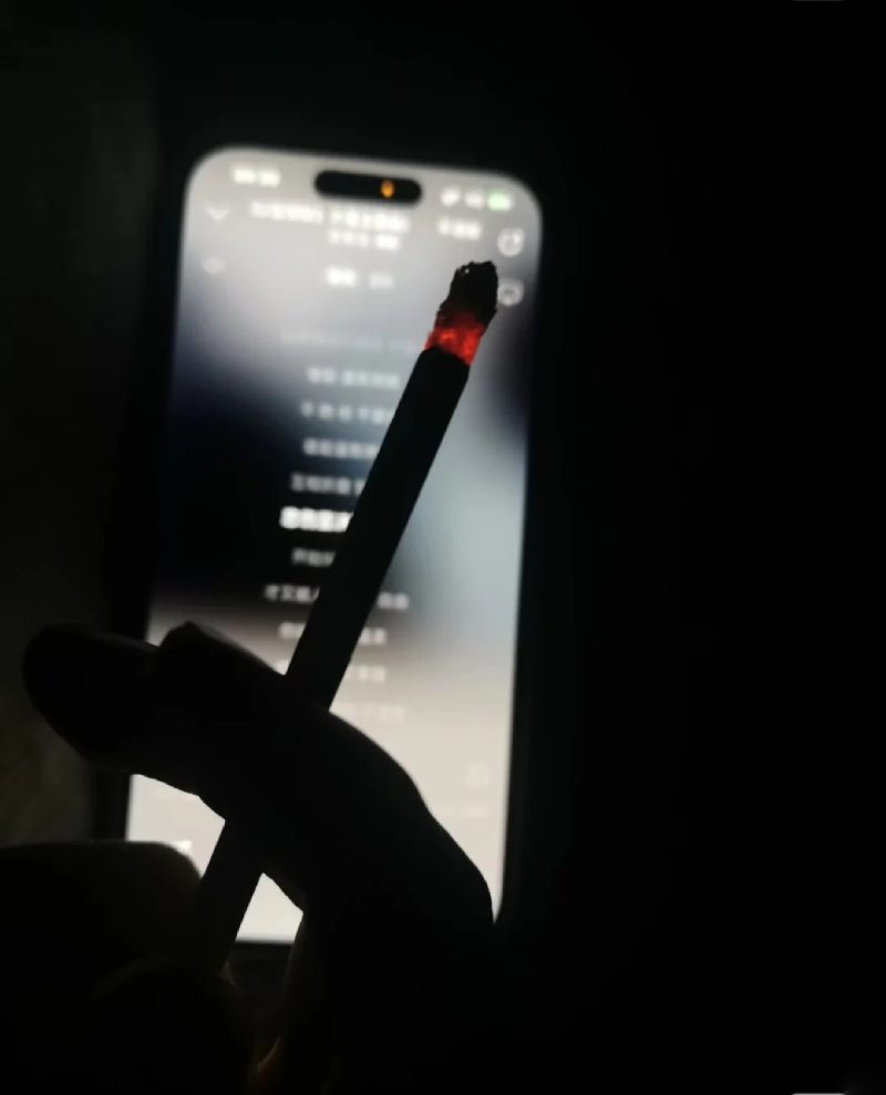 ảnh hút thuốc buồn 33