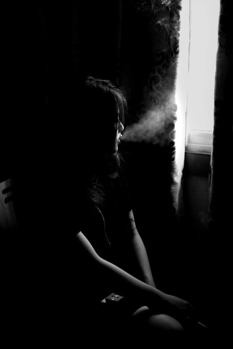 ảnh hút thuốc buồn 4