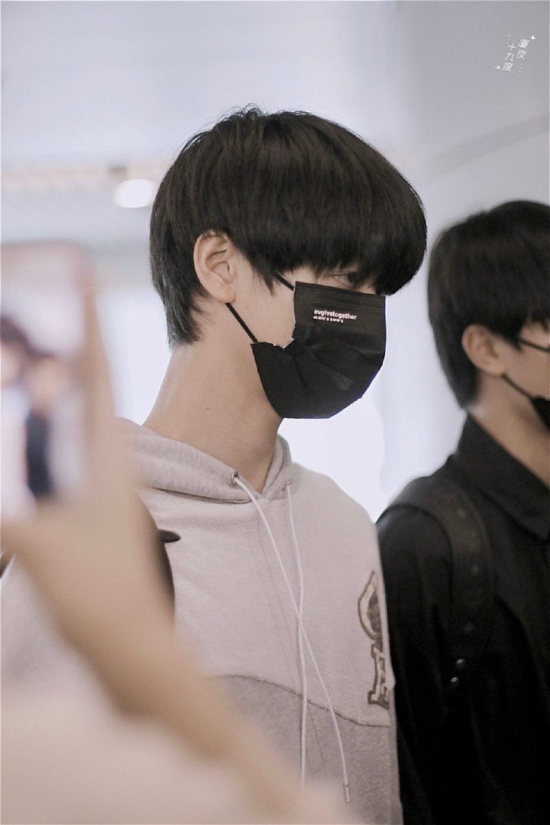 ảnh trai đẹp đeo khẩu trang 1