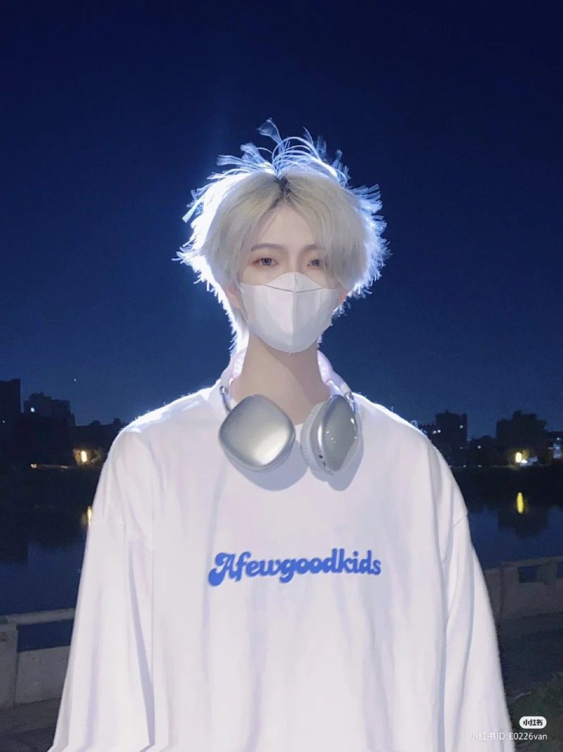 ảnh trai đẹp đeo khẩu trang 2