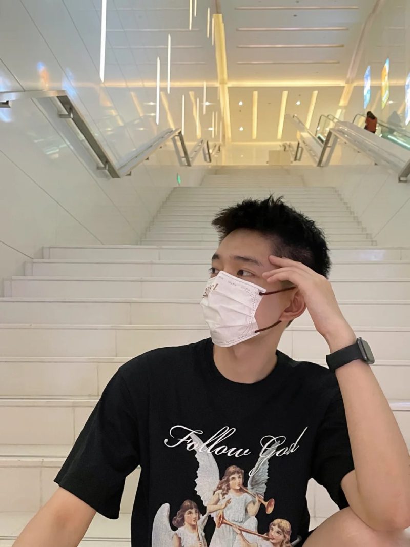 ảnh trai đẹp đeo khẩu trang 22