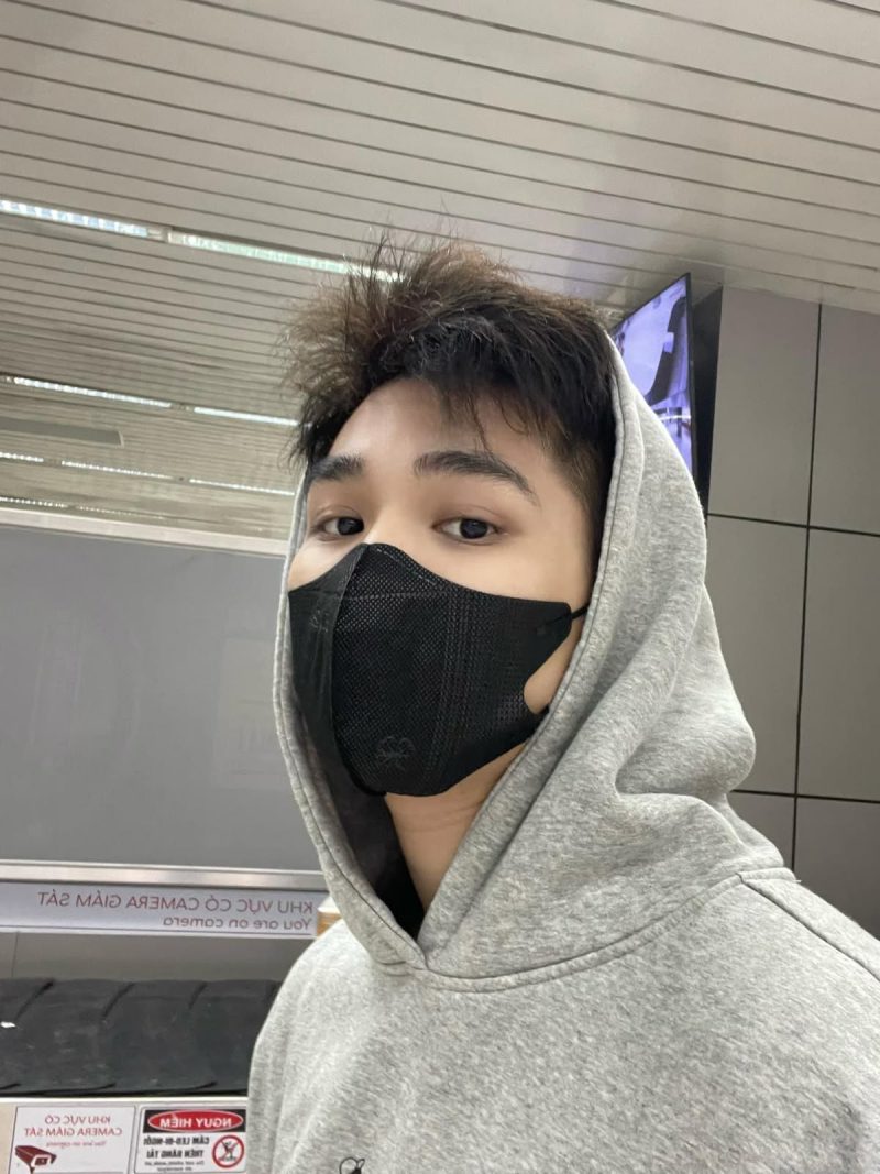 ảnh trai đẹp đeo khẩu trang 4