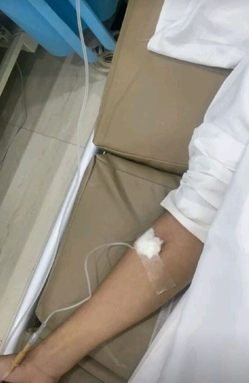 ảnh truyền nước ở tay nam 10