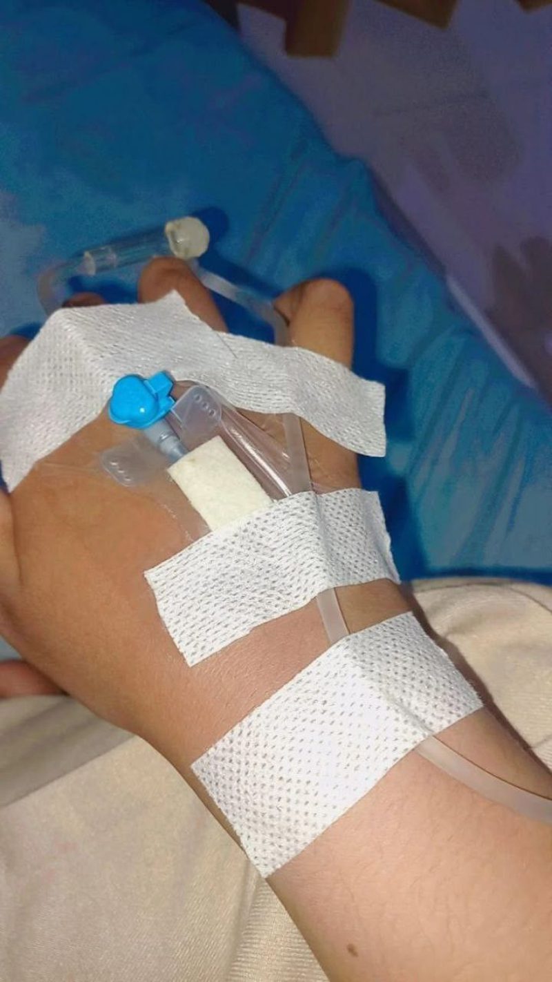 ảnh truyền nước ở tay nam 13