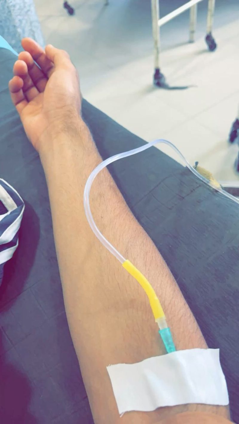 ảnh truyền nước ở tay nam 8
