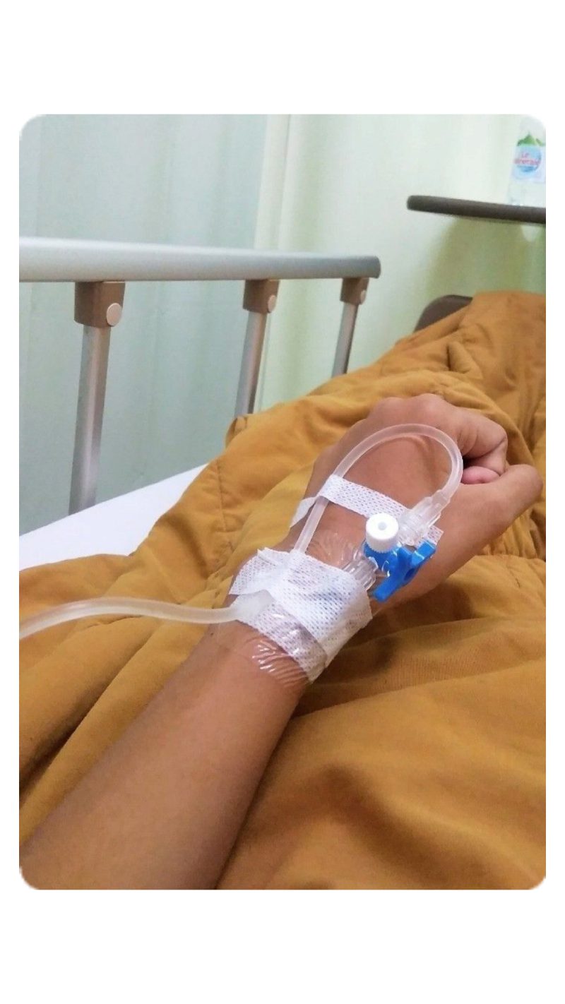 ảnh truyền nước ở tay nam 9