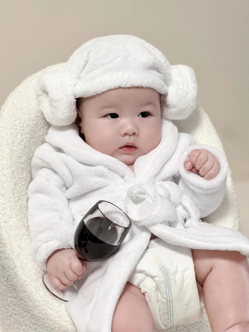 hình ảnh em bé trai sơ sinh dễ thương 10