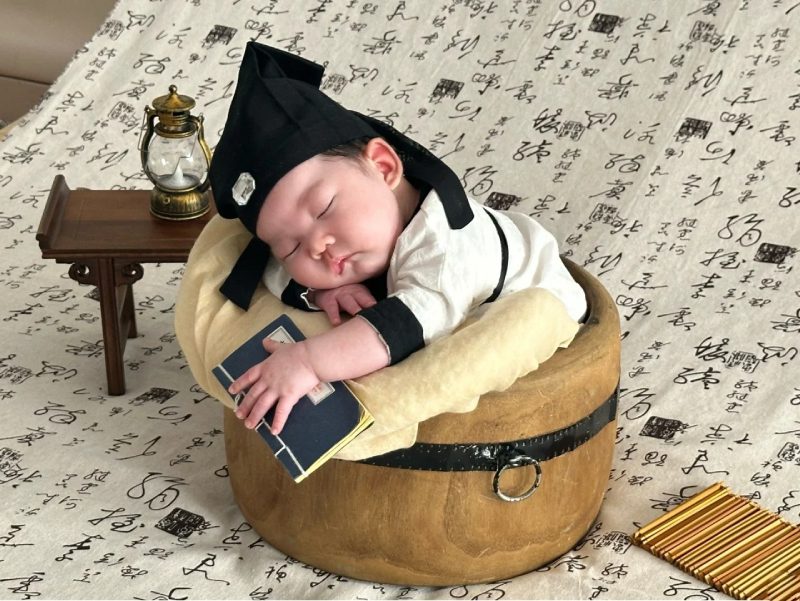 hình ảnh em bé trai sơ sinh dễ thương 20