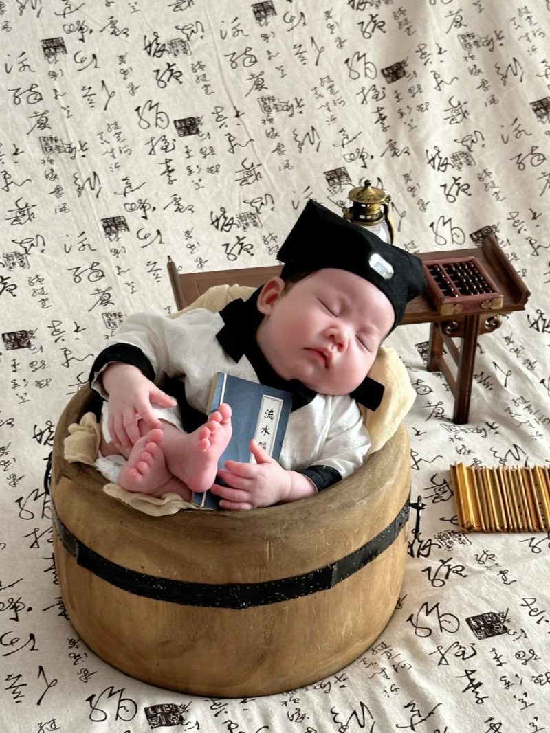 hình ảnh em bé trai sơ sinh dễ thương 21